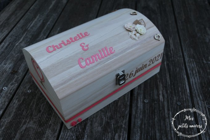 Urne à enveloppes en forme de coffre ou coffre à souvenirs